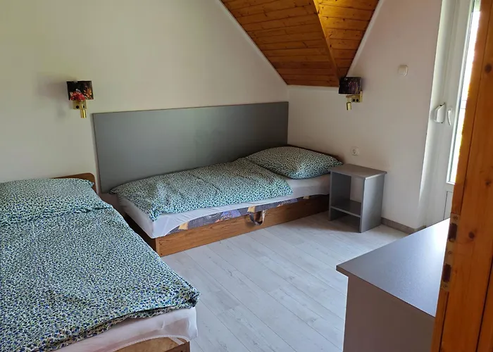 Vitorlas Villa, Emelet